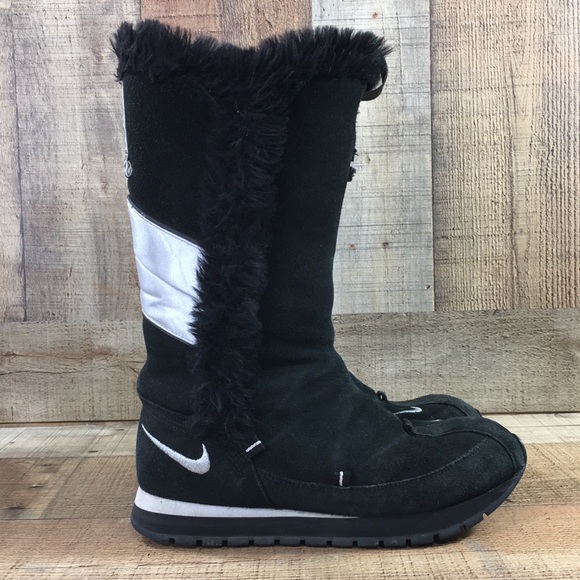 Nike Black Pom Pom Faux Fur Winter High Snow Boots
